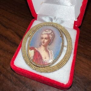Vintage Gold KARU signed Cameo Brooch
